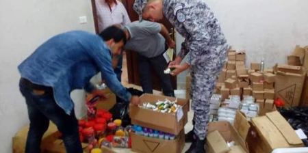 ضبط مستحضرات تجميل بكميات كبيرة مزورة ومنتهية الصلاحية في بلدة سيريس جنوب جنين