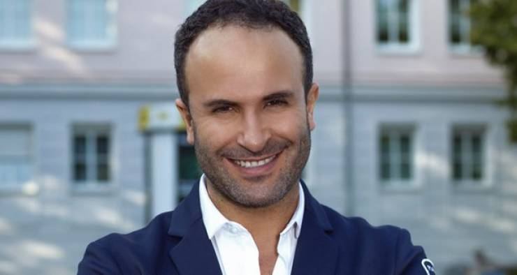 الموت يضرب الفنان أيمن زبيب بأغلى الناس