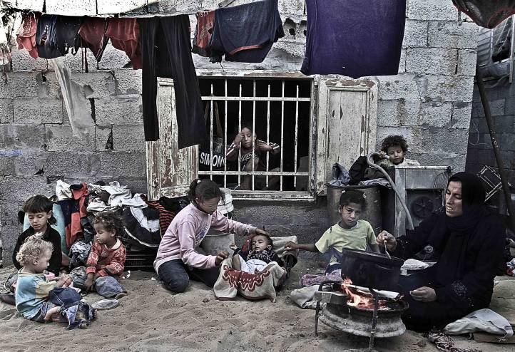  رسالة الفقراء في فلسطين بمناسبة اليوم العالمي للقضاء على الفقر ... عدالة وليست إحسان