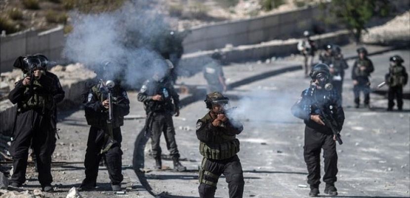 استهداف لمنازل المقدسيين وإصابة طفلة بالإختناق