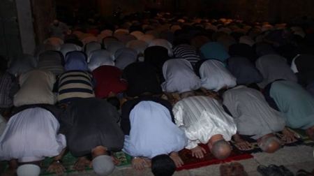 رفض دخول الاقصى حتى إزالة بوابات التفتيش المذلة
