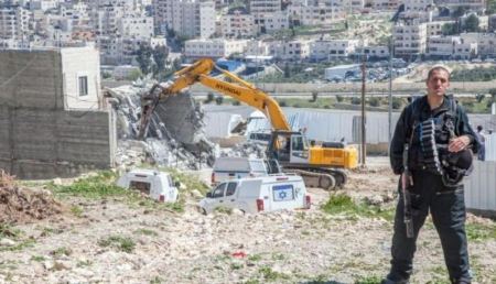 الاحتلال يهدم منزلا في قرية بتير