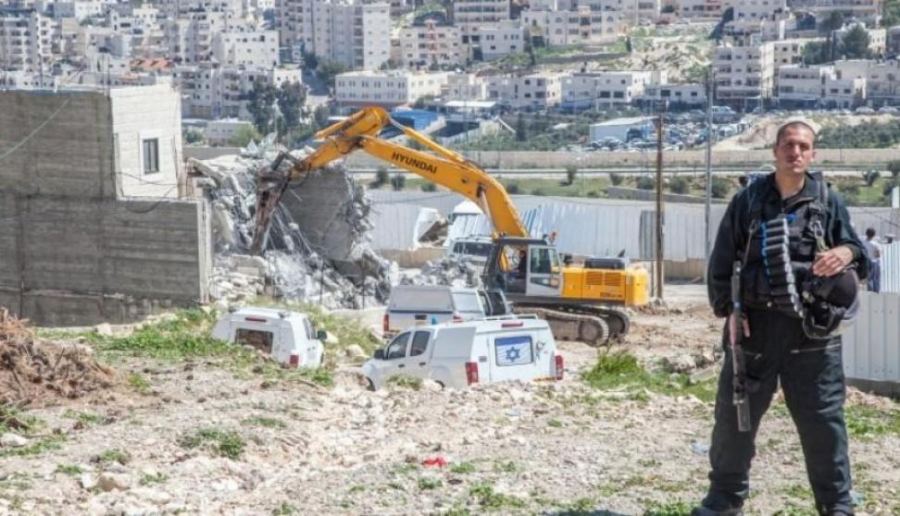 الاحتلال يهدم منزلا في قرية بتير
