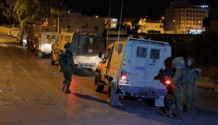 فجرا..اعتقالات ومداهمات في مناطق واسعة