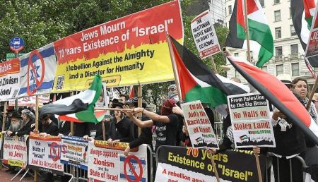 سلطات الاحتلال ترحل أجانب لتأييدهم للحقوق الفلسطينية