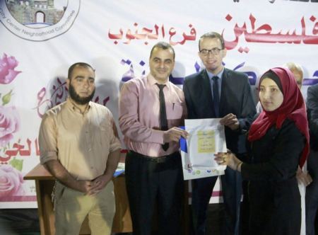  لجنة حي مركز المدينة بخانيونس تكرم الطلبة الناجحين في الثانوية العامة