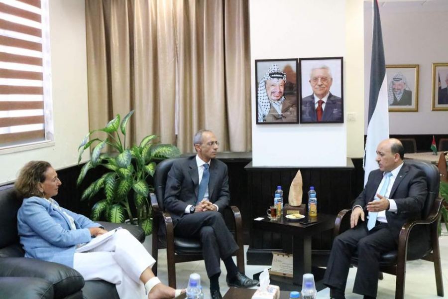 الوزير الحساينة والقنصل الايطالي يوقعان اتفاقية إعادة البناء وتعزيز الانتعاش الوطني المبكر