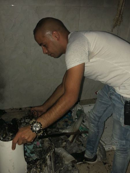 الشرطة تننقذ افراد من وسط النيران في جنين