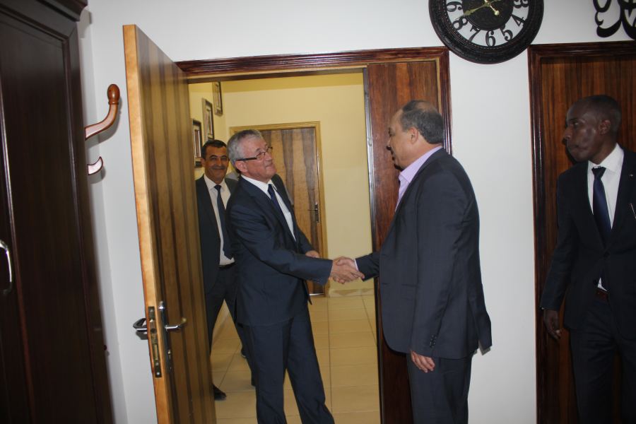 محافظ جنين يطلع سفير سلوفينيا على الأوضاع العامة في جنين وانتهاكات الاحتلال