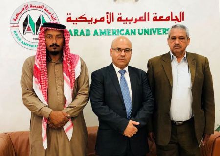 وفد من الخان الأحمر يقدم شكره للجامعة العربية الامريكية لتقديمها 10 منح دراسية لأبنائه