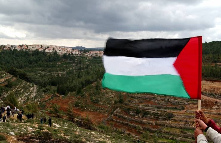 فتوى: تمليك أراضي فلسطين للاحتلال حرام شرعاً