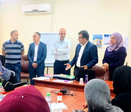تنمية نابلس تعقد اجتماعا مع نقابة الاخصائيين الاجتماعيين وتختتم دورة "المرأة تستطيع "