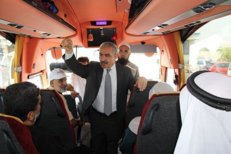 الشرطة - مغادرة أولى قوافل الحجاج عبر معبر الكرامة اليوم السبت