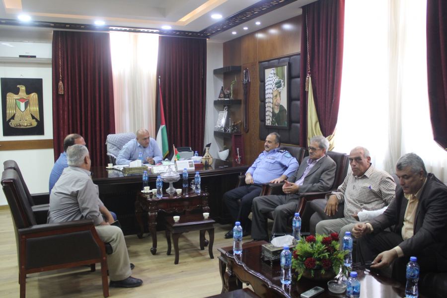  محافظ جنين يبحث مع خبير تخطيط المدن إعداد خطة استيراتيجية لمحافظة جنين
