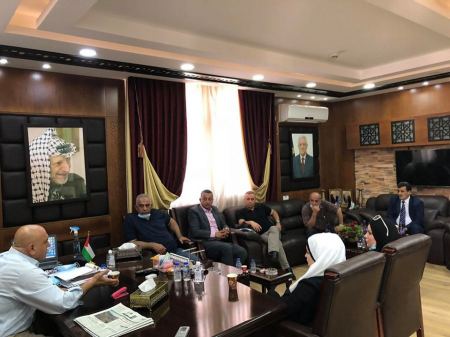 نقابة أصحاب صالونات الحلاقة تطالب الرجوب السماح لها بالعمل ضمن إجراءات الوقاية