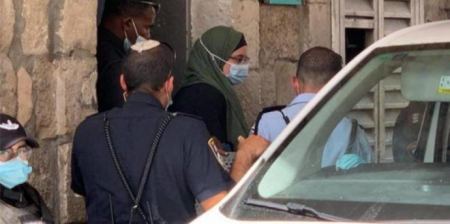  الاحتلال يعتقل فتاة ويبعد حارسا عن الأقصى لأسبوع