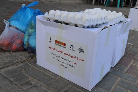 العمل الزراعي يوزع 1800 طرد غذائي على الأسر المحتاجة في قطاع غزة
