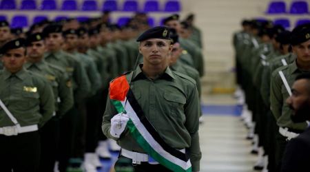 جامعة الاستقلال تحتفل بتخريج فوج "حي الشيخ جراح"