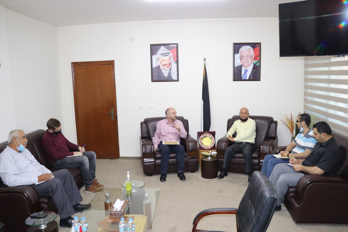  د. ابو هولي يبحث مع القائم بأعمال مدير عمليات الاونروا سام روز خطة التعافي لمعالجة آثار الحرب الاسرائيلية على قطاع غزة