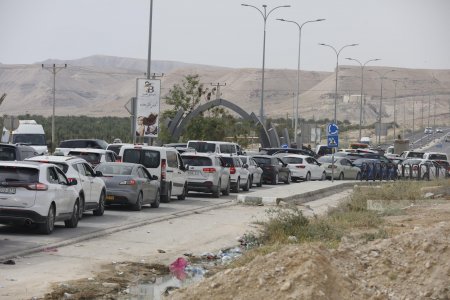 الاحتلال يغلق مداخل أريحا ويمنع الخروج منها