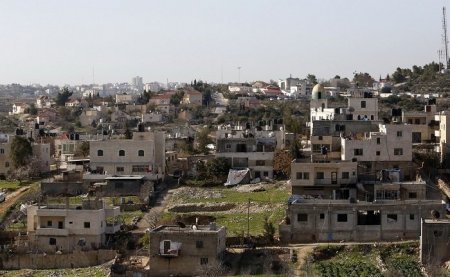 إصابات بالاختناق إثر اعتداء الاحتلال على جنازة مواطن في بيت أمر