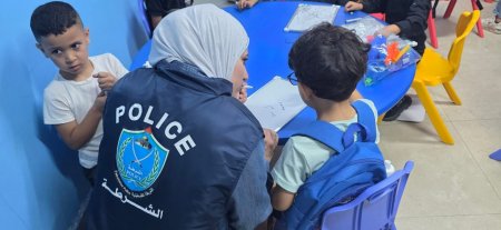 الشرطة المجتمعية تشارك في نشاط ترفيهي لأطفال مخيم جنين