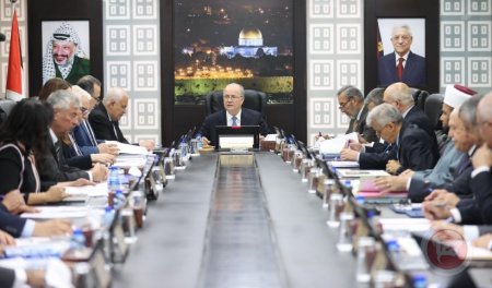 الحكومة: اتصالات مكثفة لاستعادة أموال المقاصة لضمان استمرار مؤسسات الدولة