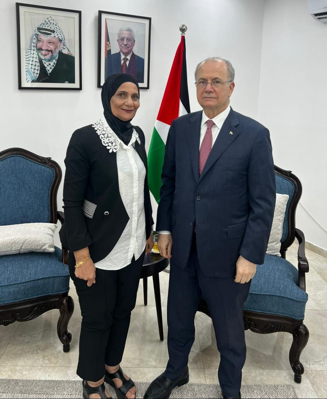 رئيس الوزراء يلتقي وفاء زكارنة لبحث الأوضاع في محافظة جنين