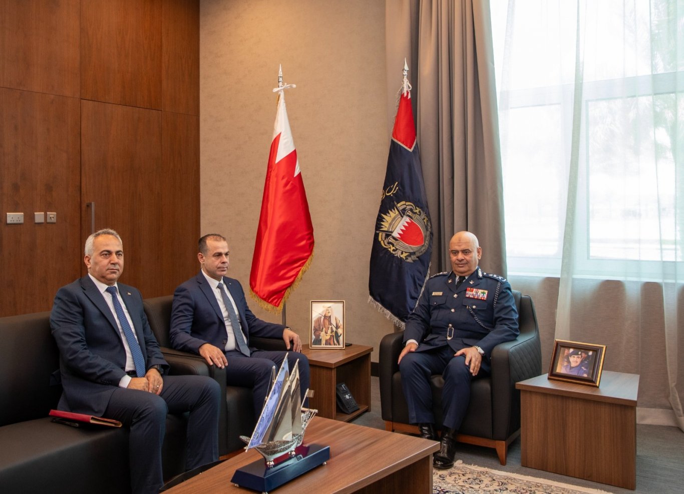 رئيس الأمن العام البحريني يستقبل مدير عام الشرطة الفلسطينية ومدير جهاز الأمن الوقائي 