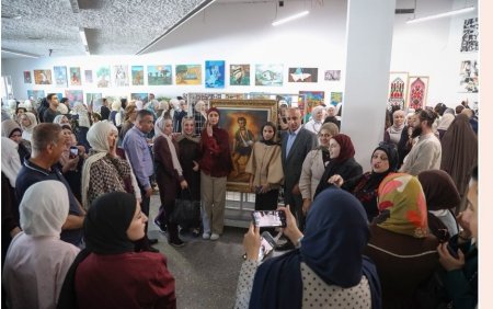 المتحف الفلسطيني يستضيف معرض "أرض وهويّة: تحيّة إلى فتحي غبن" بمشاركة أكثر من 200 عمل فنّي للأطفال واليافعين