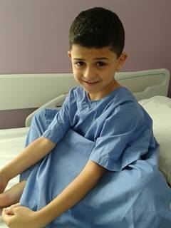 الطفل امير دخل المستشفى لاجراء عملية استئصال اللوزتين.. وخرج بموت سريري 