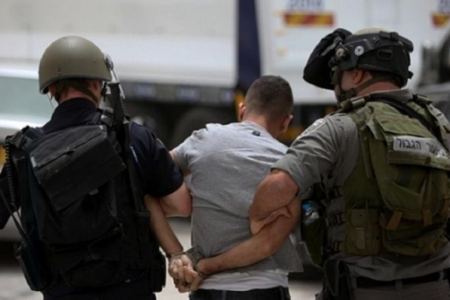 الاحتلال يعتقل شابا بزعم محاولته تنفيذ عملية طعن بالقدس