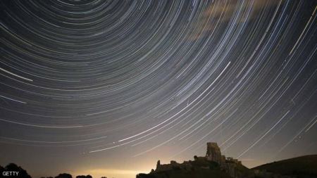 ترقبوا هذه الليلة.. السماء ستمطر نيازكاً