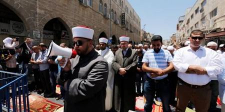 دعوات لأداء ‘الجمعة’ أمام منزل مهدد بالإخلاء بالقدس