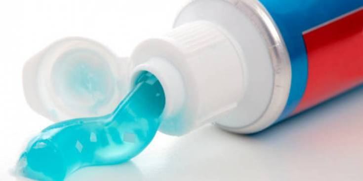 احذروا .. معجون أسنان يصيب رجلاً بالشلل!