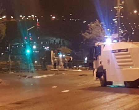 الاحتلال يلاحق ويطلق النار على شبان مقدسيين
