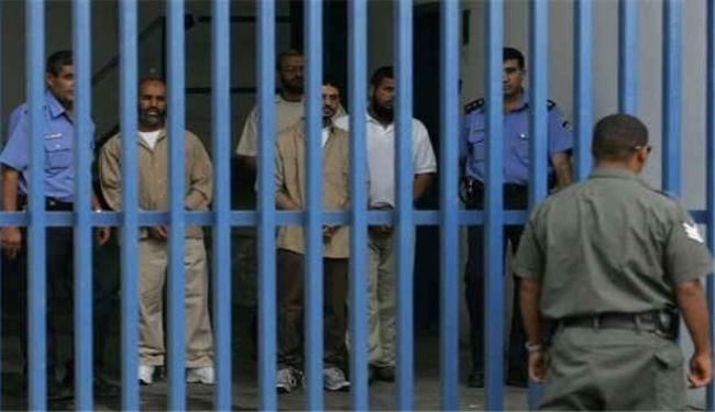 الوحدات الخاصة تنقل أقسام بكاملها في السجون تحت ذريعة الأمن