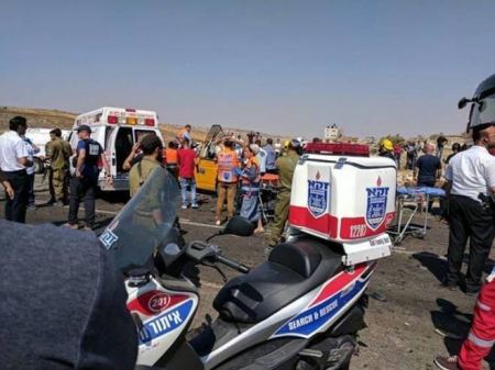 الخليل: إصابات في حادث بين مركبة فلسطينية وحافلة مستوطنين