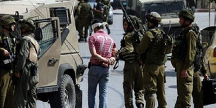 حملة اعتقالات بالضفة تطال 9 مواطنين من بينهم شقيق الشهيد زهران