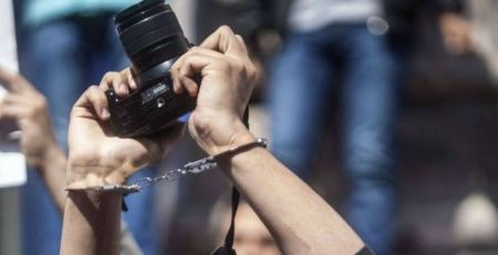 الأجهزة الأمنية تعتقل صحفيين فلسطينيين والنقابة تهدد بالرد