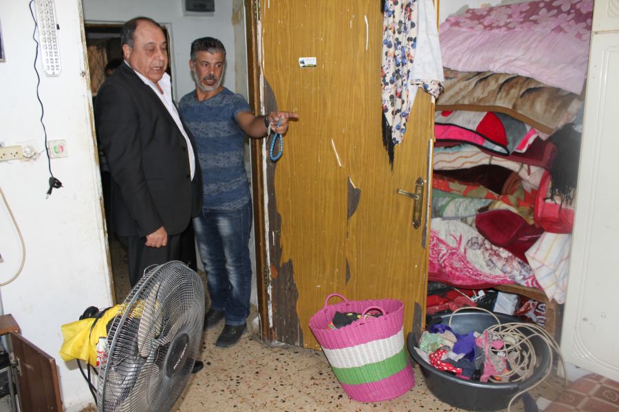 المحافظ رمضان يطلع على الظروف المعيشية لذوي الشهيدين سلامة وصلاح ويجدد تعازيه باستشهادهما