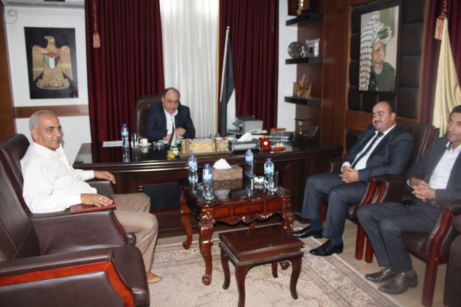 المحافظ رمضان يلتقي مدير مديرية صحة جنين الجديد