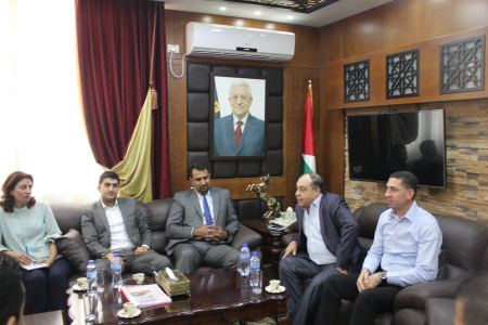 المحافظ رمضان يطلع على مشروع بناء القدرات والدعم الفني في عدالة الأحداث خلال ورشة العمل التي جرت في مقر المحافظة