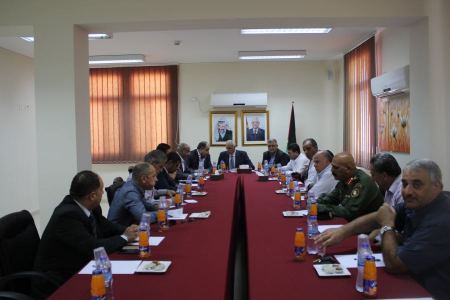 مساعد القائد الأعلى لقوى الأمن ومستشار الرئيس لشؤون المحافظات الحاج إسماعيل جبر يلتقي اللجنة الأمنية المشتركة في محافظة جنين