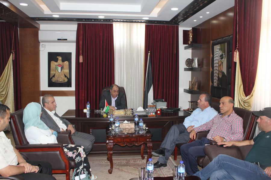  المحافظ رمضان يبحث مع هيئة الأعمال الإماراتية تنفيذ حملة الأضاحي