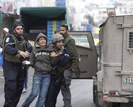 القدس: اعتقال 3 فتية بدعوة إلقاء زجاجة حارقة