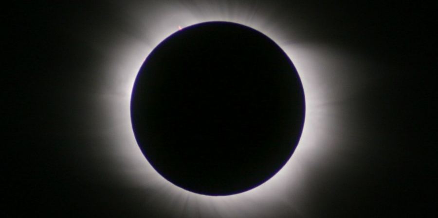 خسوف جزئي للقمر بسماء فلسطين غدًا