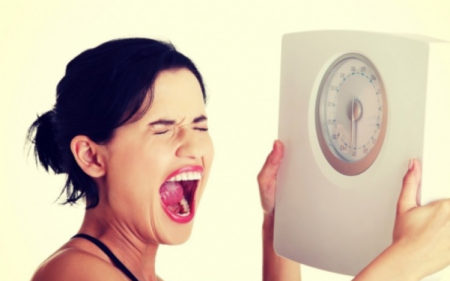 إليك.. 7 أخطاء ترتكبينها عند قياس وزنك تعطيك نتيجة خاطئة‍