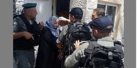 اعتقال سيدة بحجة طعنها حارس أمن بالقدس المحتلة
