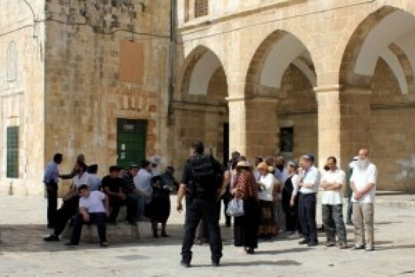 مستوطنون يجددون اقتحام الأقصى